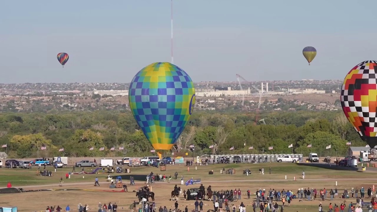 Hot air balloon takes out radio tower during festival