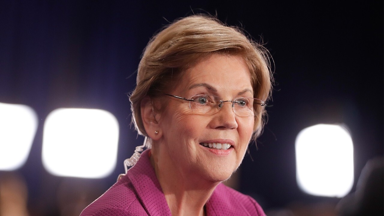 Warren hits 2020 Democratic rivals on health care 