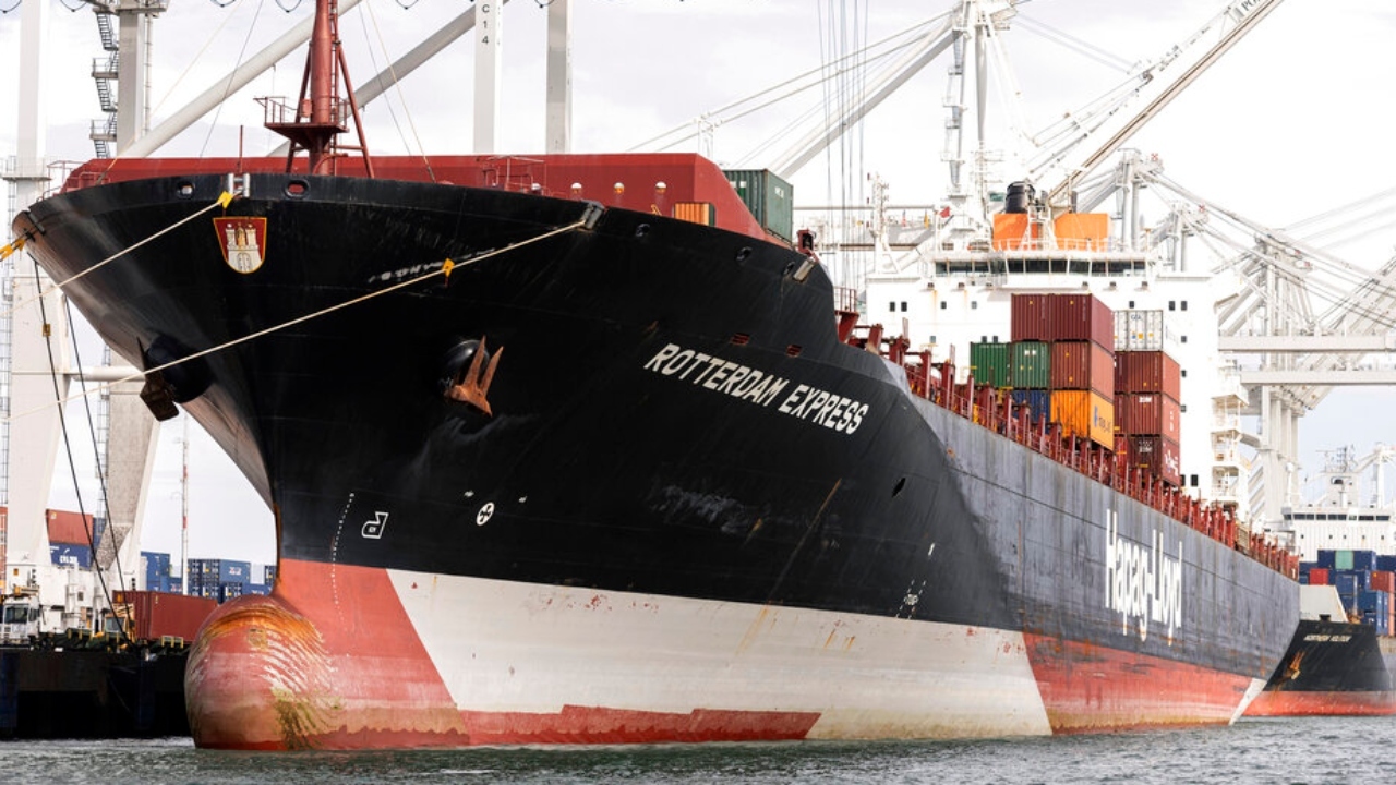 Sunshine state supply chain solution: Florida opens ports for backlogged cargo ships