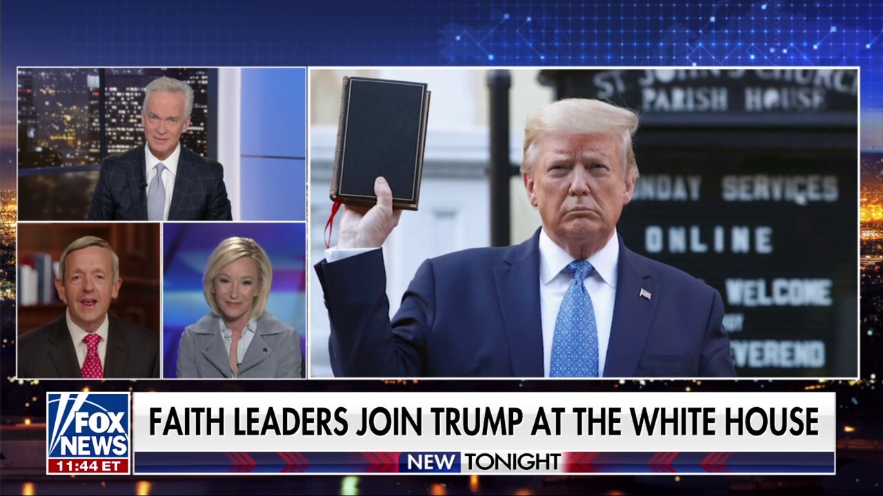 Trump prays with faith leaders in the Oval Office