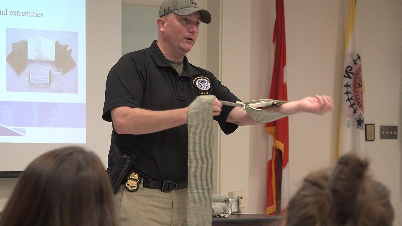 Border Patrol agents train schools how to respond to mass shootings