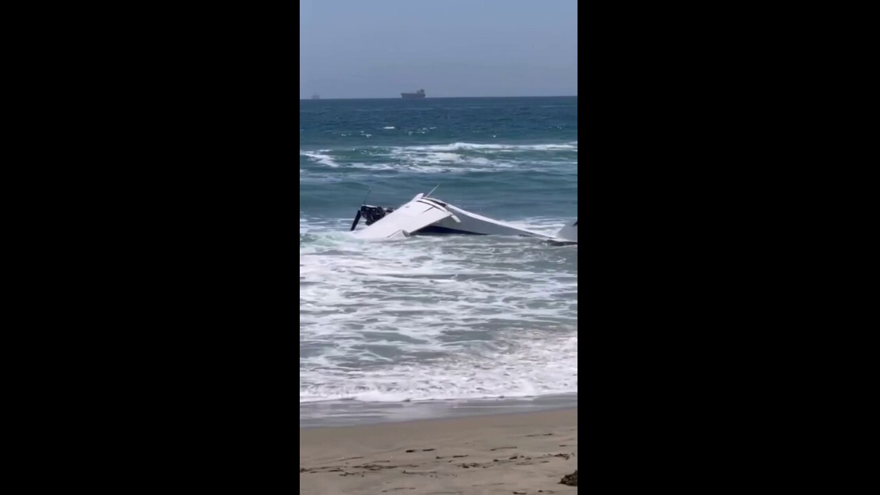 Pilot rescued after small plane crashes off Southern California coast