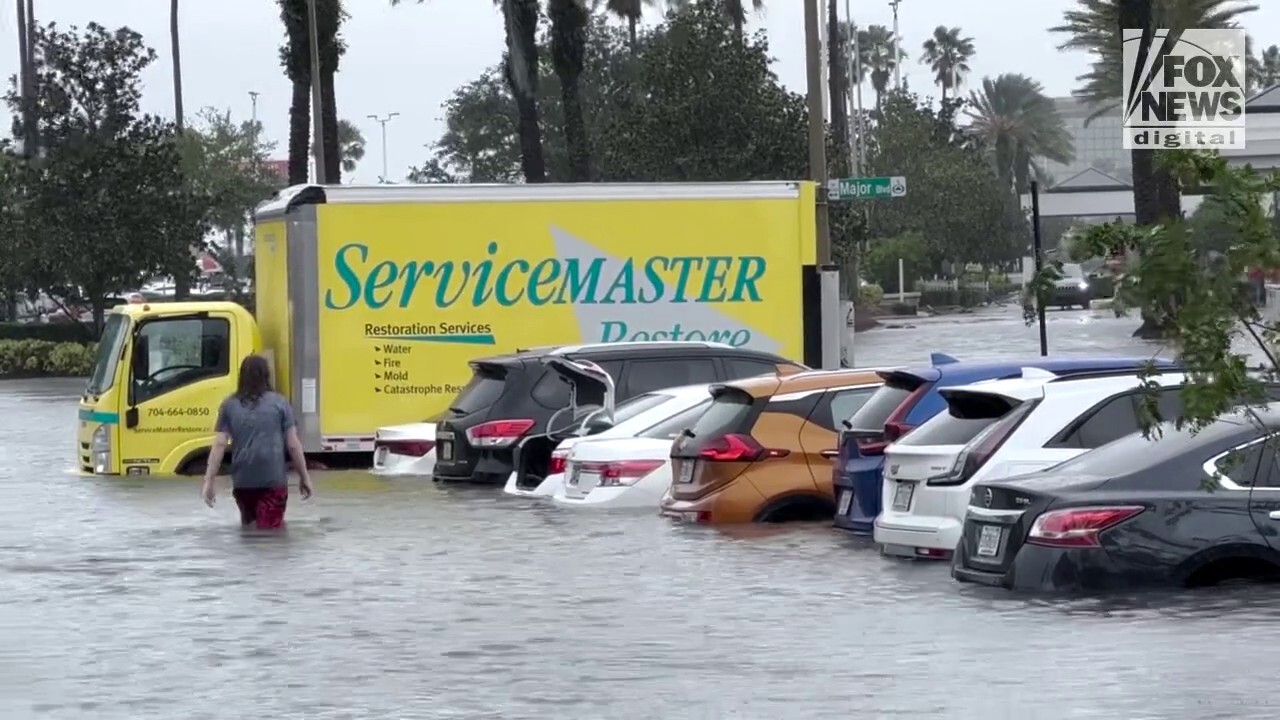 Universal Orlando guests flooded in during Hurricane Ian Fox News Video