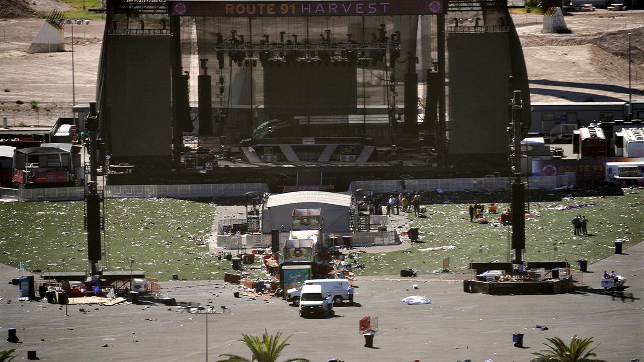 Las Vegas massacre death toll climbs as police seek motive