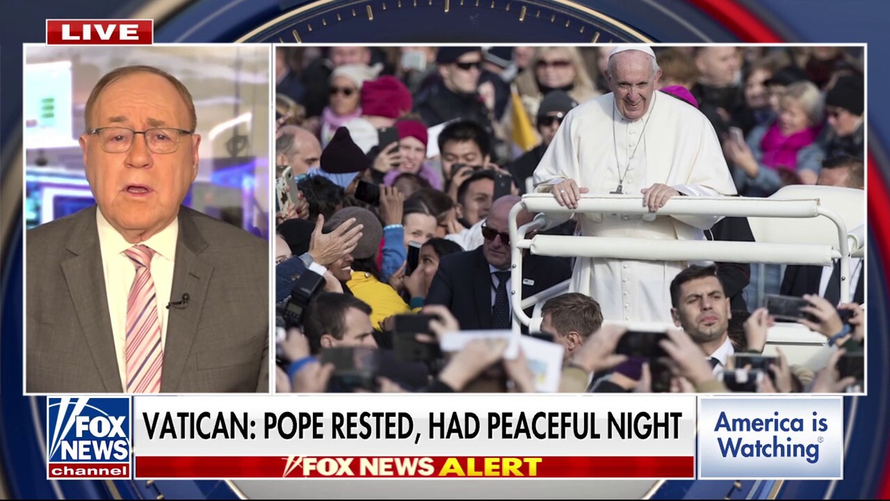 Dr. Marc Siegel says Pope Francis' treatment is 'clearly working'