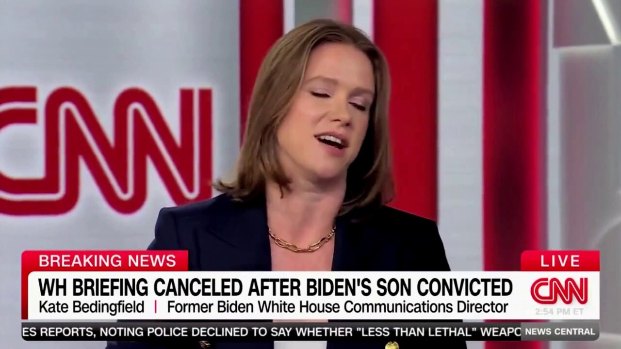 Панел на CNN раздразни бившия служител на Байдън заради отмяната на брифинга на Белия дом след присъдата на Хънтър