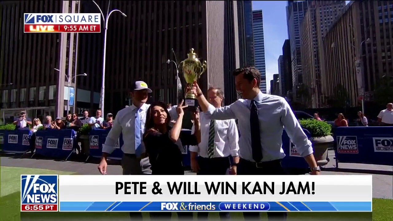 'Fox & Friends Weekend' co-hosts play a competitive game of 'Kan Jam'