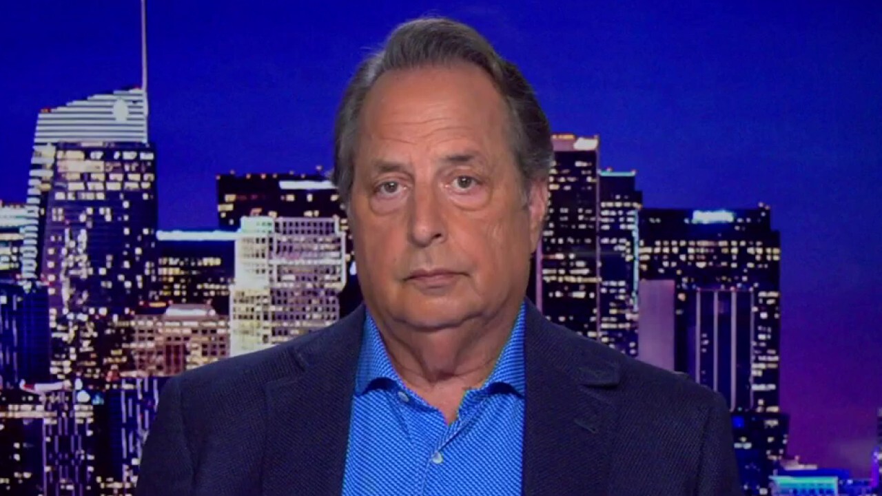Jewish comedian Jon Lovitz slams the anti-Israel protesters who are demonstrating on college campuses across America on 'Jesse Watters Primetime.'