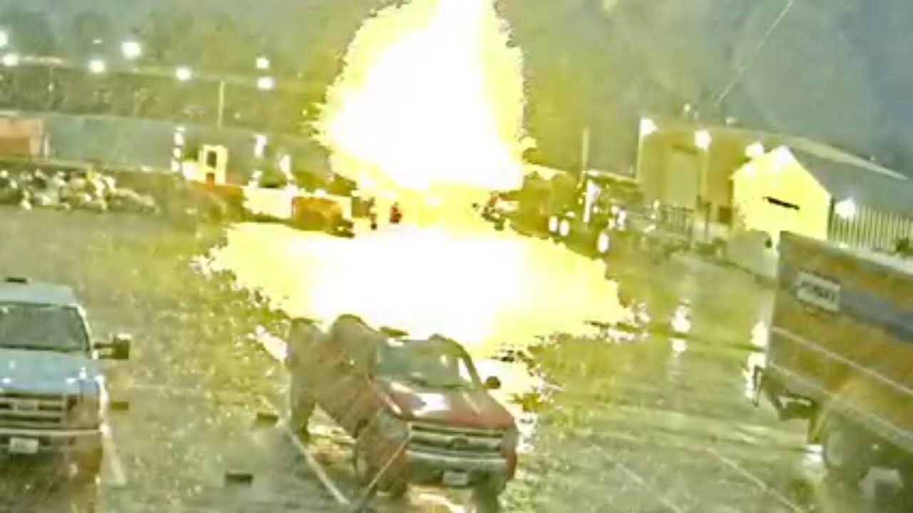 Lightning strikes Missouri truck in shocking video 