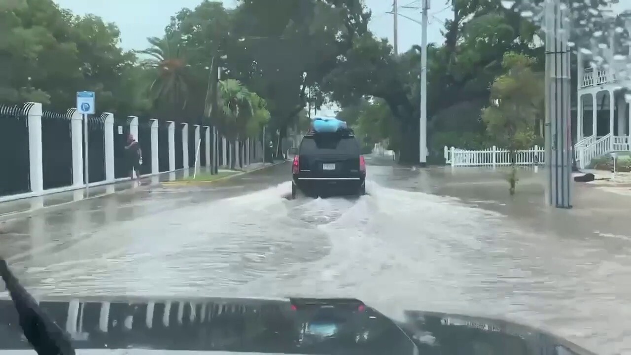 Hurricane Ian nears the Florida Keys
