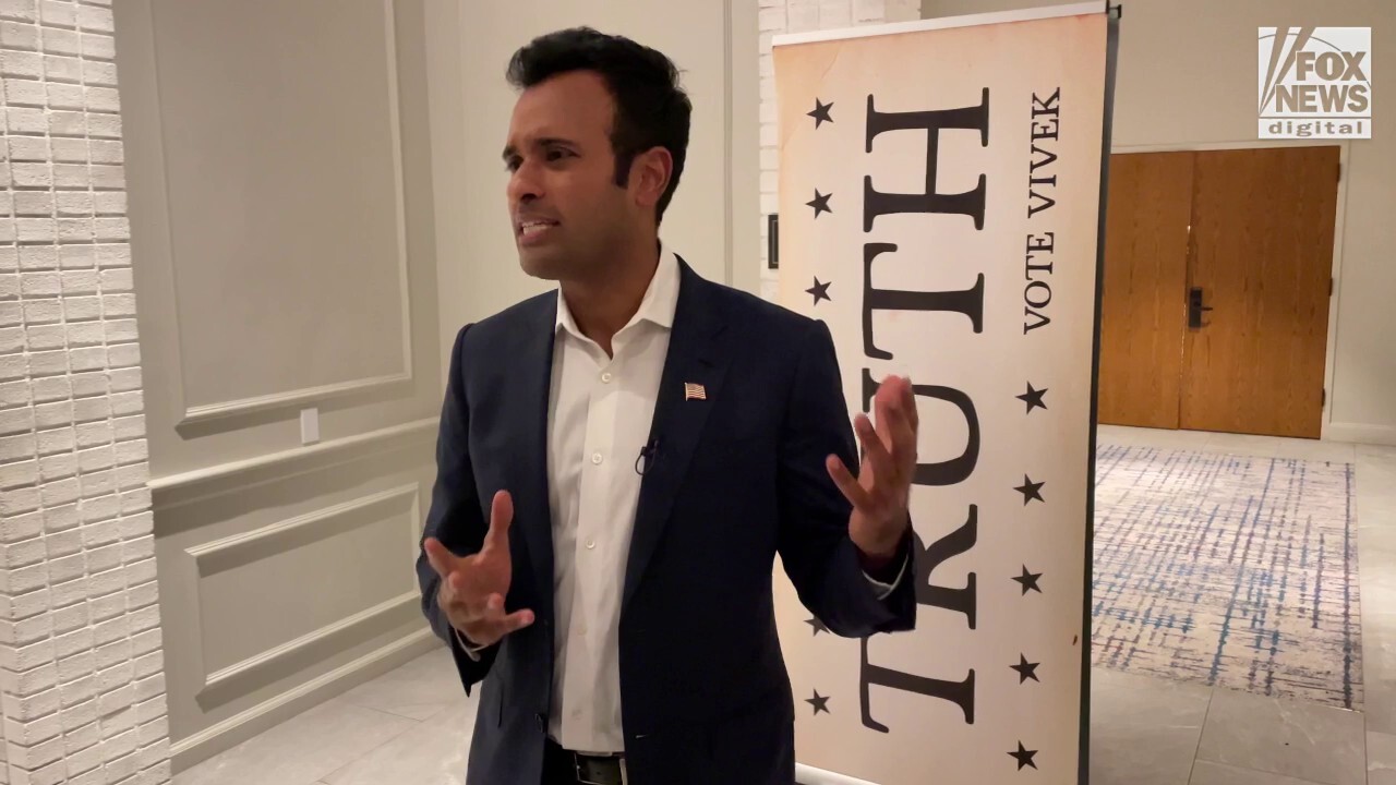 2024 Showdown: Vivek Ramaswamy escalates his attacks on Nikki Haley over Israel, saying she should be ‘disqualified from being president’