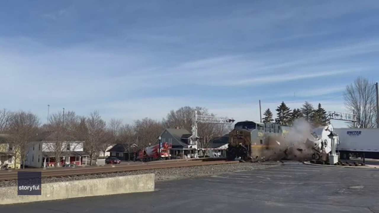 Видео заснема момента в който шофьор на камион в Охайо