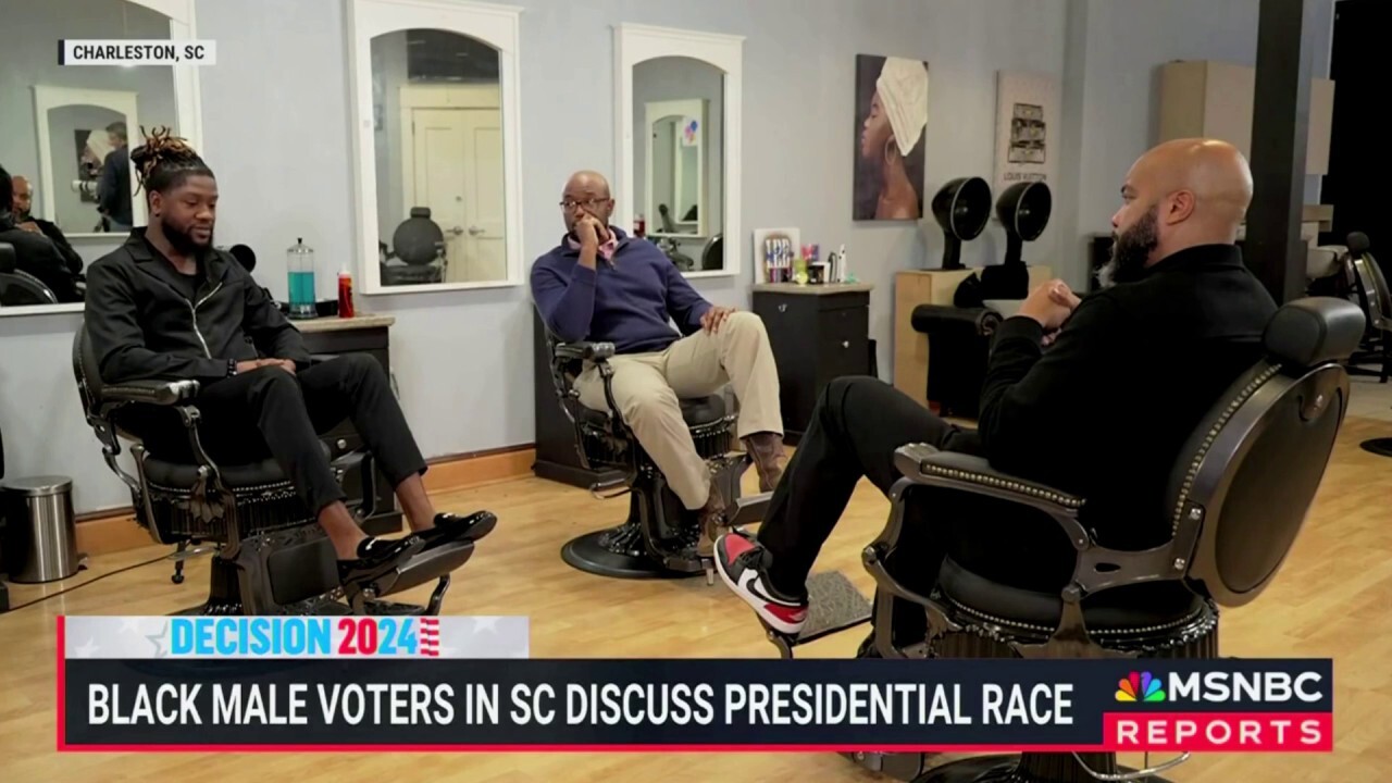 Група чернокожи мъже разговаряха с MSNBC в петък защо бившият