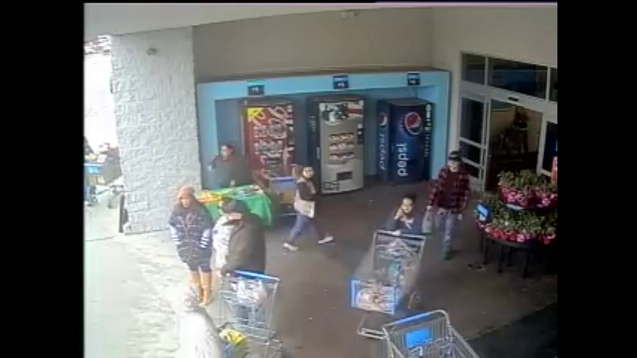 Скаутски отряд от Тексас, ограбен, докато продаваше бисквитки пред Walmart: видео