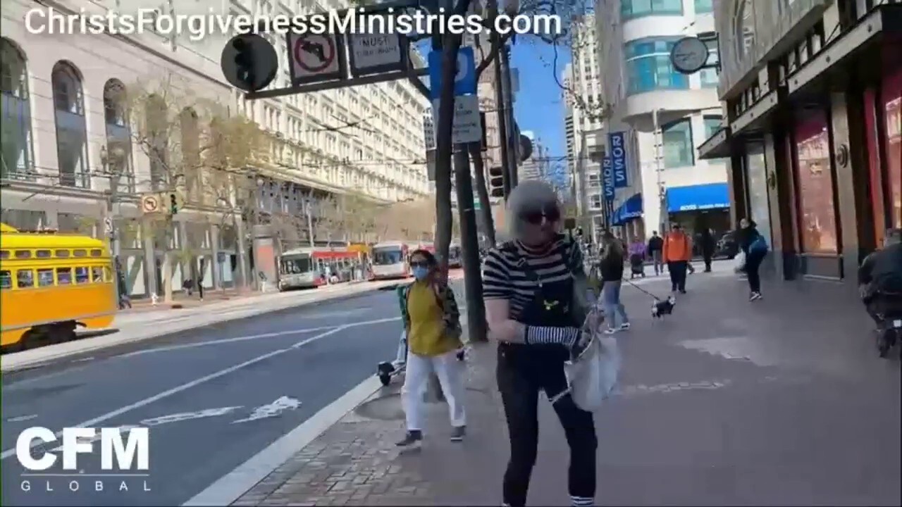 Activist pulls apparent gun on San Francisco street preacher 