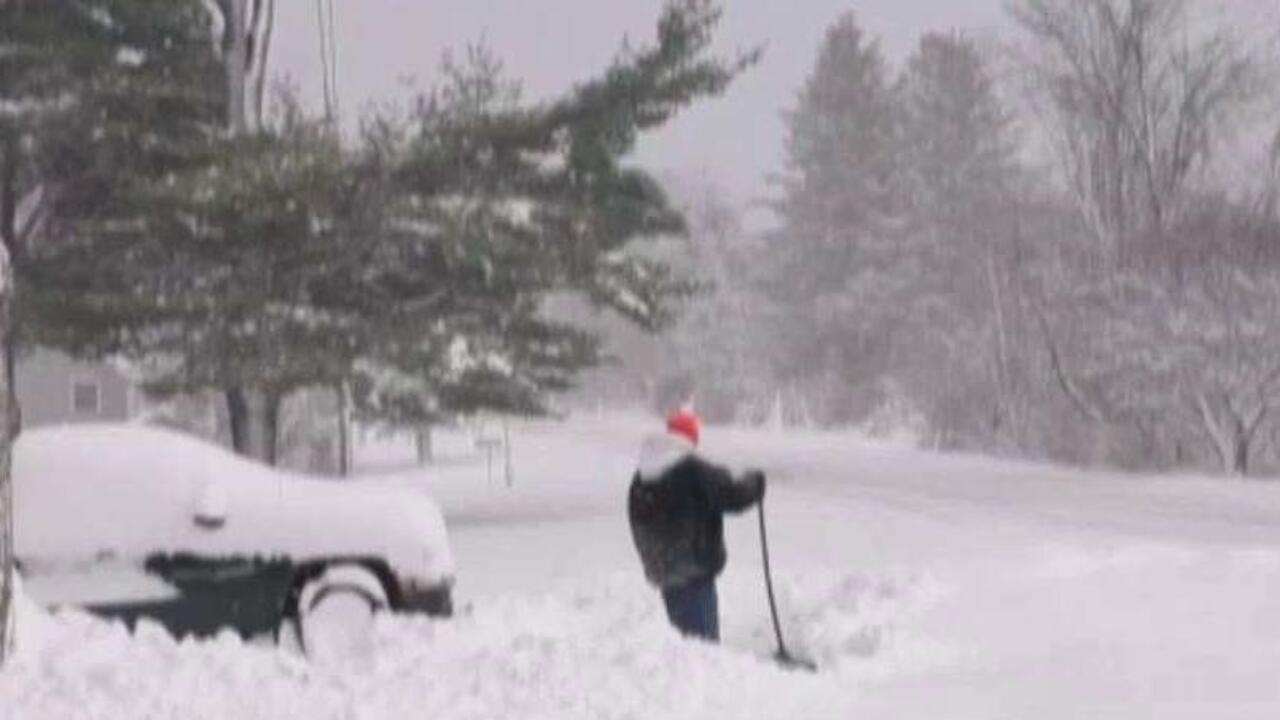 Upstate NY hit with snow as other states see record highs