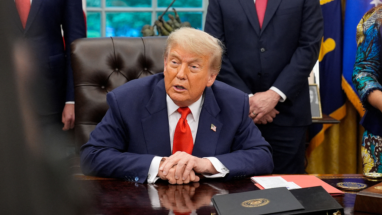 WATCH LIVE: President Trump makes announcement from Oval Office with Apple CEO Tim Cook