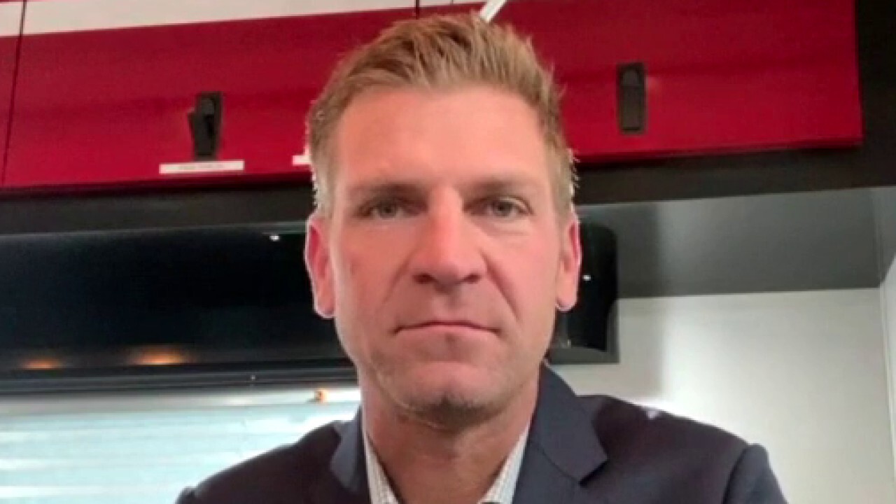 Clint Bowyer: NASCAR Food City dirt race extreme weather conditions will be 'insane'