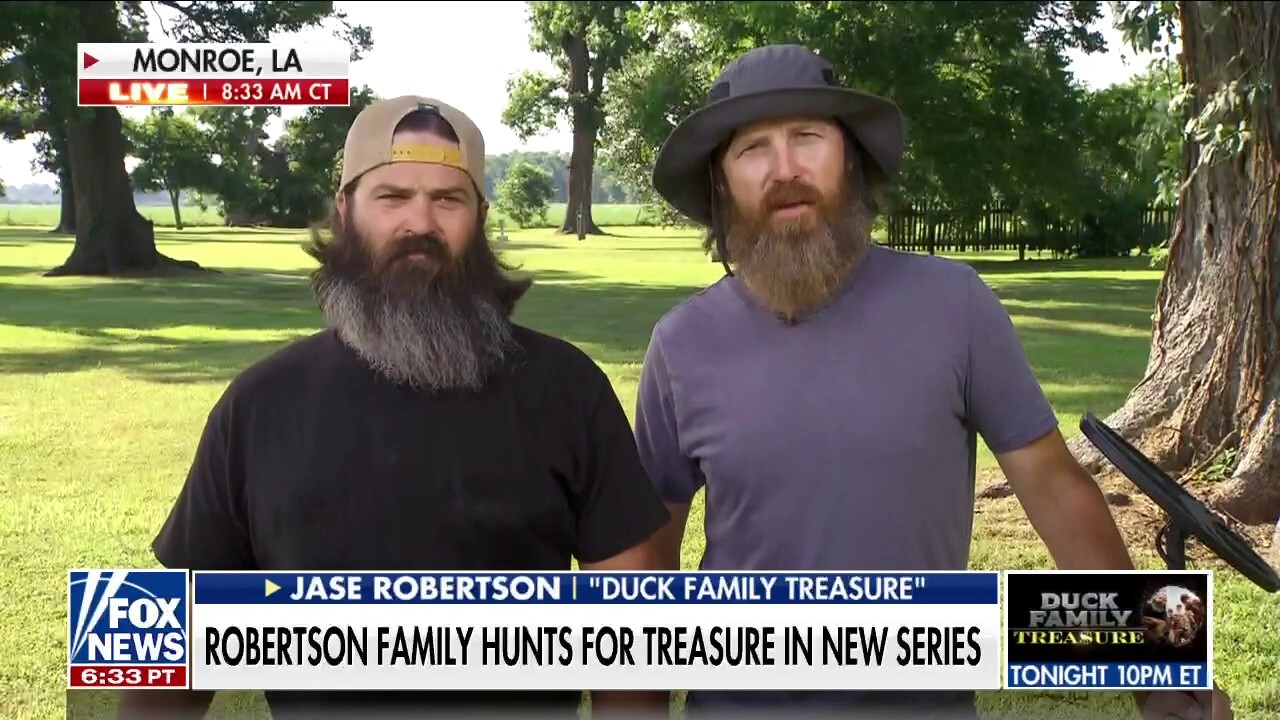 Robertson family debuts new Fox Nation series 'Duck Family Treasure'