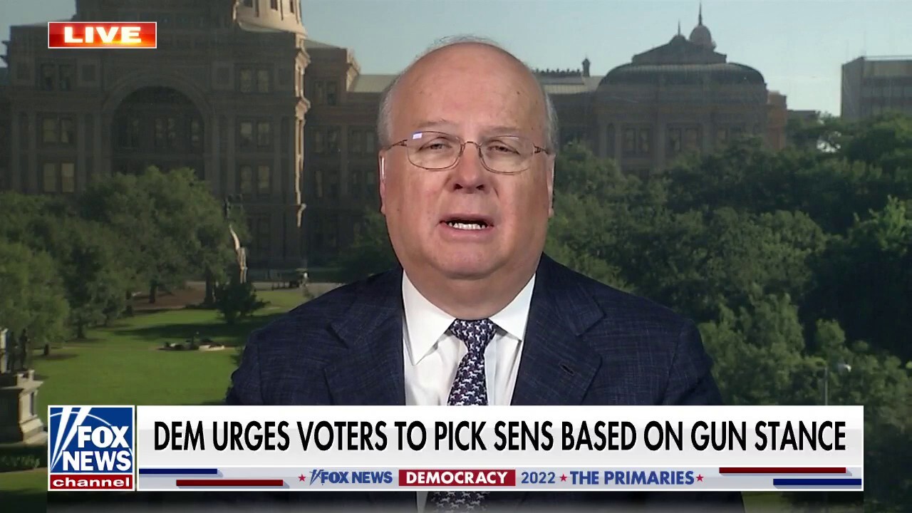 Karl Rove rips Beto O'Rourke for turning Texas shooting into 'political circus': Let the families grieve