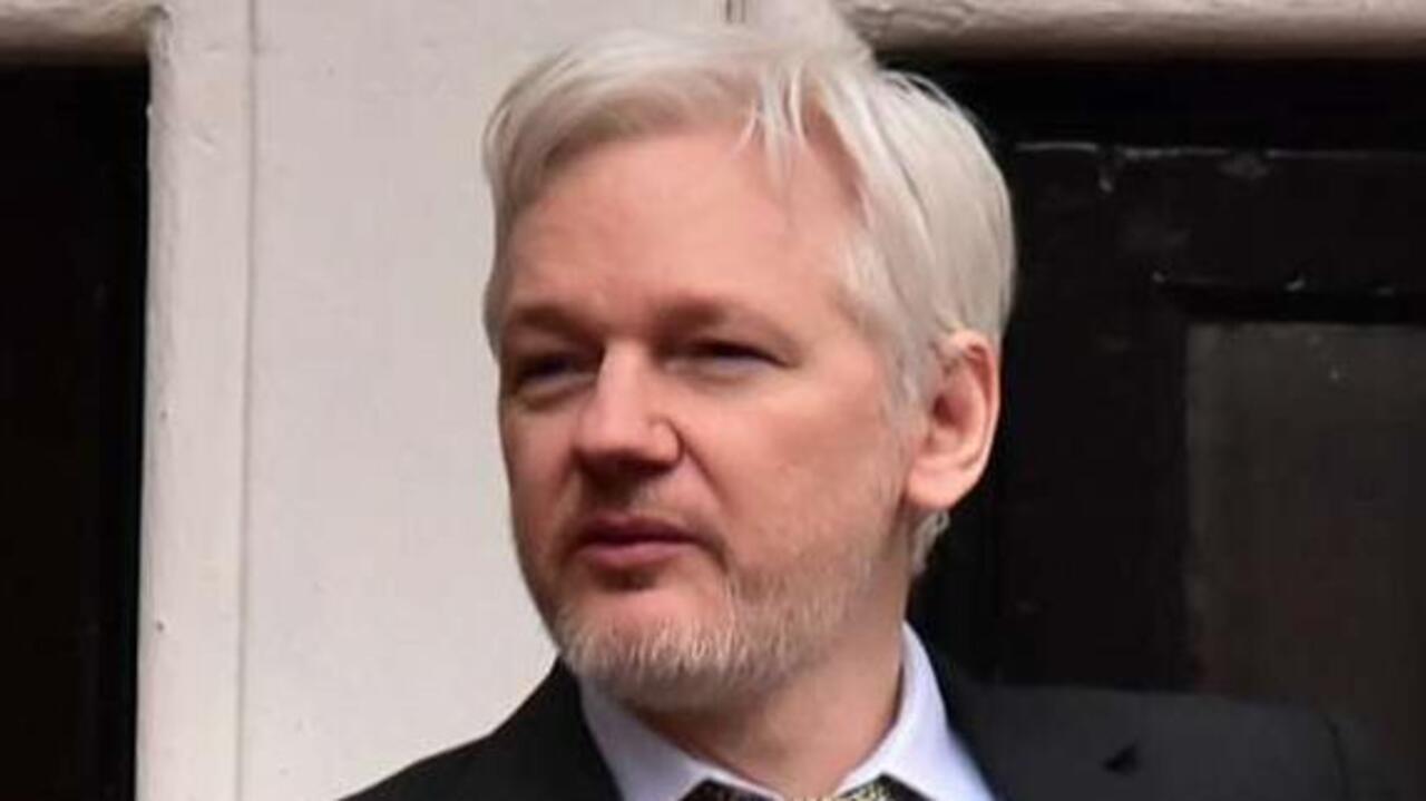 Hannity previews 'revealing' interview with Julian Assange