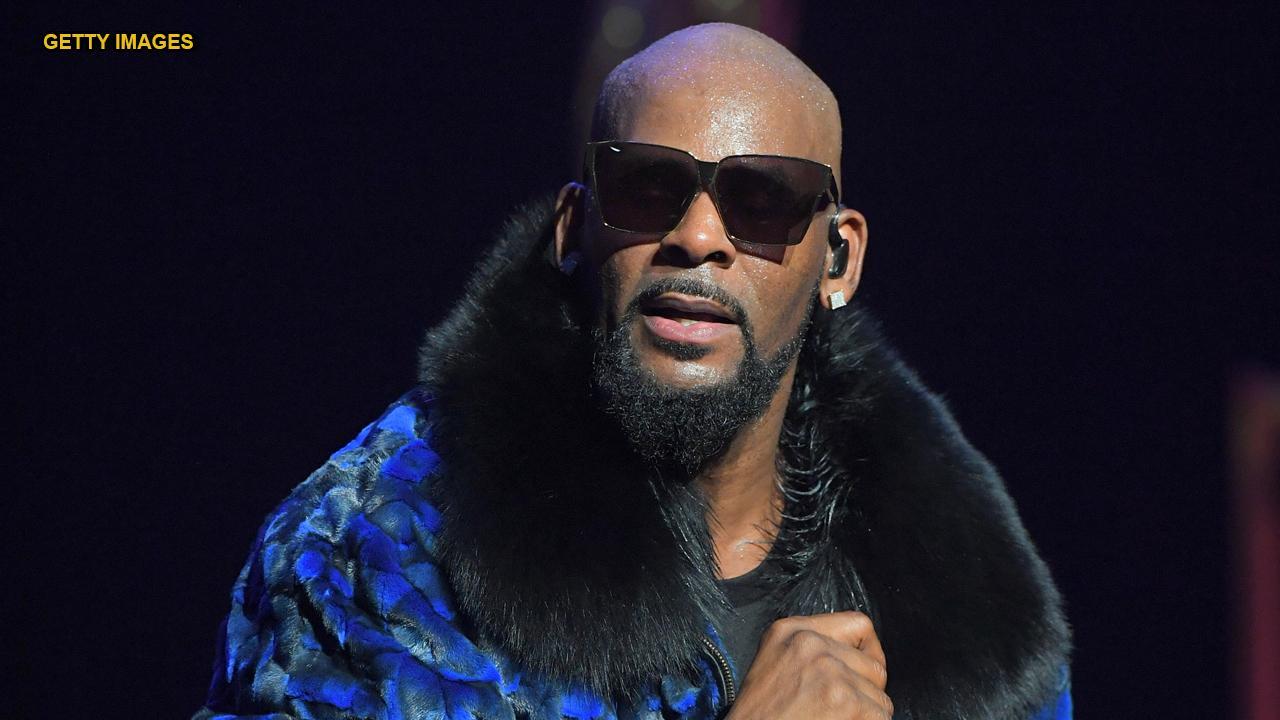 R&B star R. Kelly facing 10 counts of aggravated criminal sex abuse