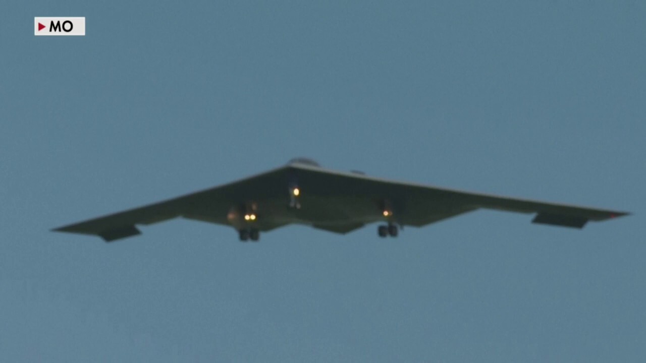 B-2 stealth bombers arrive at Whiteman Air Force Base