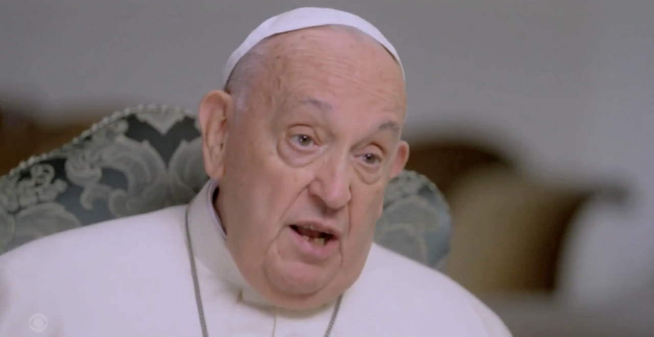 Папа Франциск коригира `60 минути` относно това, че Църквата не благославя еднополовите съюзи: `Това не е тайнството`