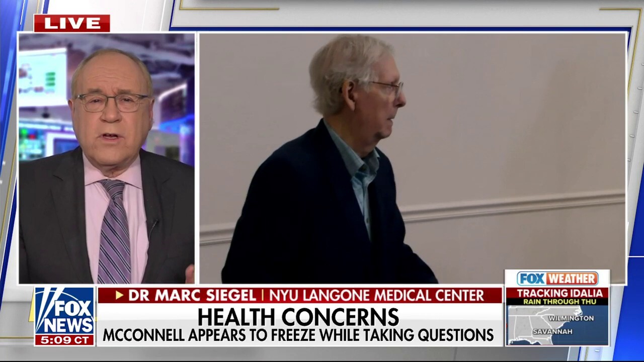 Dr. Marc Siegel analyzes Mitch McConnell's 'freeze' while taking questions