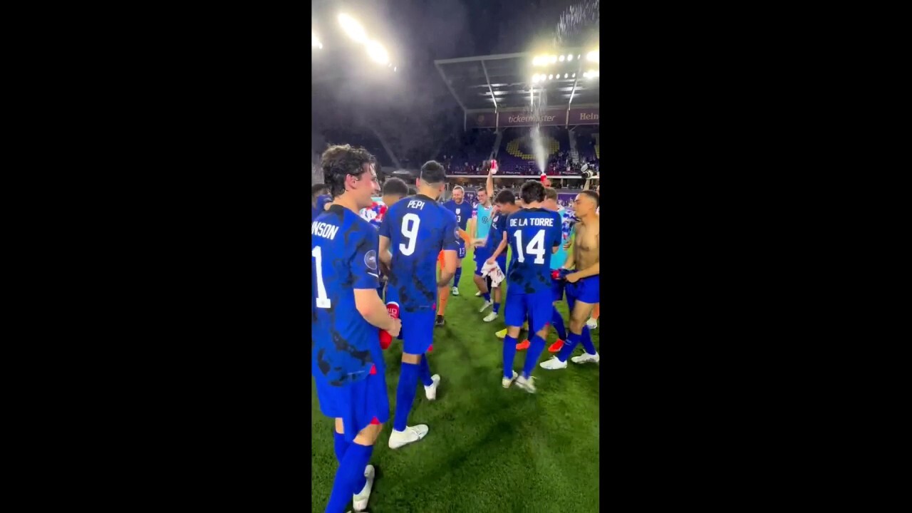 USMNT goalie Matt Turner pulls off epic gender reveal, celebrates