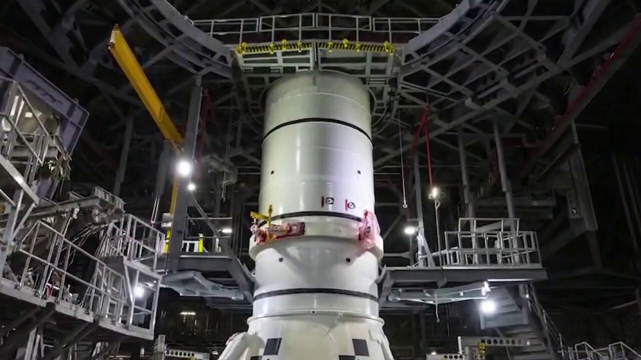 NASA begins assembling Artemis space launch system