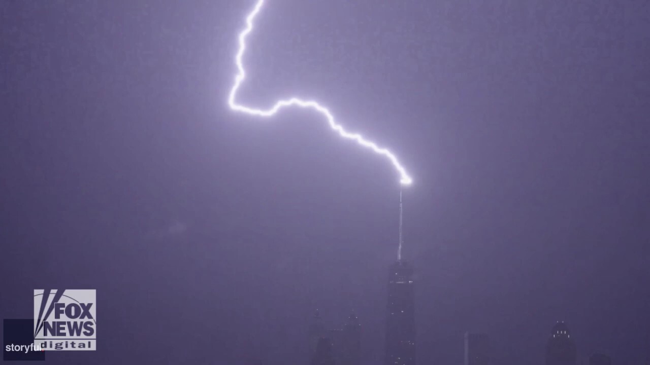 Iconic Chicago building struck by lightning during severe storm