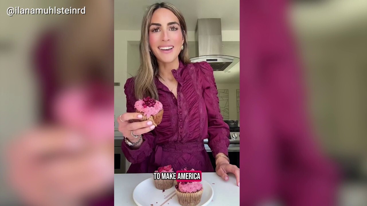 Red dye ban: Nutritionist makes cupcakes without synthetic colors