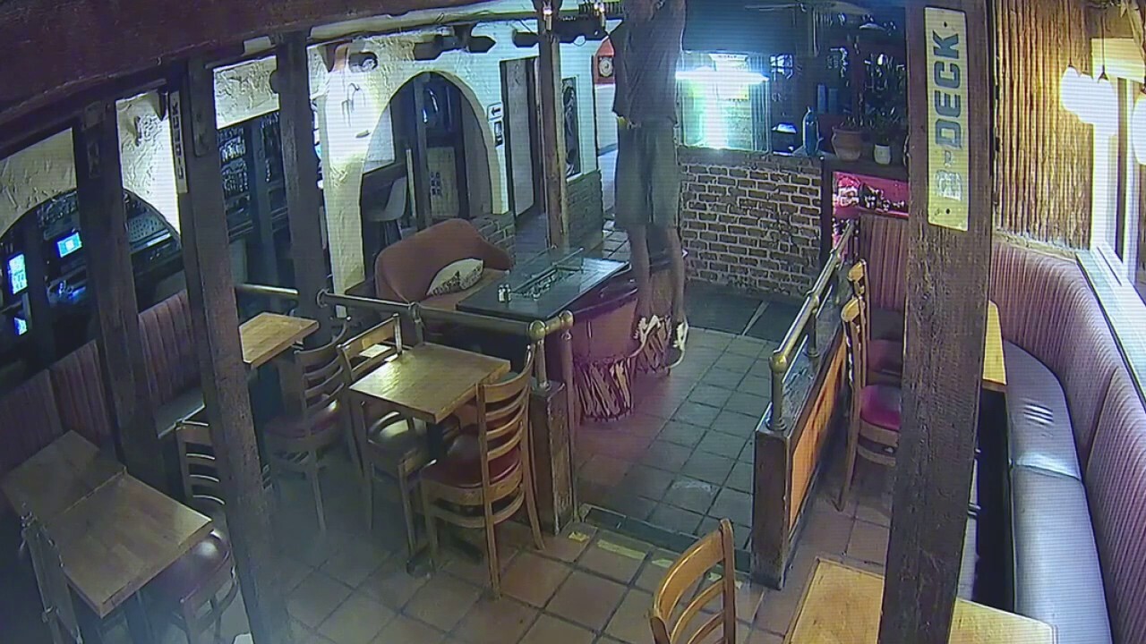 Los Angeles homeless man breaks into restaurant through skylight