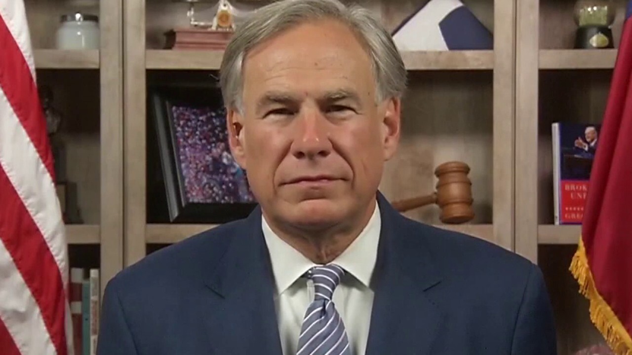 Greg Abbott signs new executive order restricting transportation of migrants