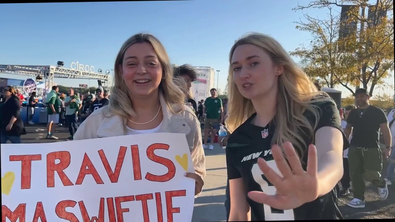 Taylor Swift fans quizzed as they enter MetLife Stadium