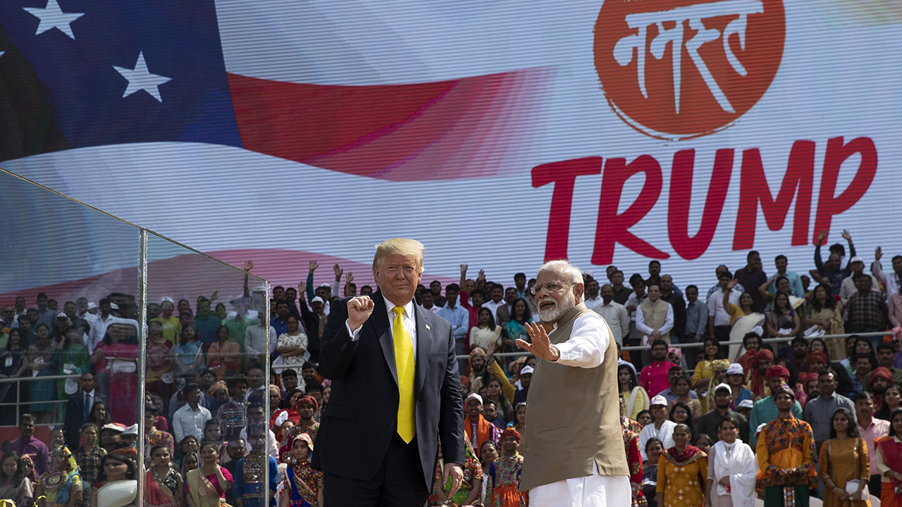 India welcomes Trump as hundreds of thousands pack the streets to see him 