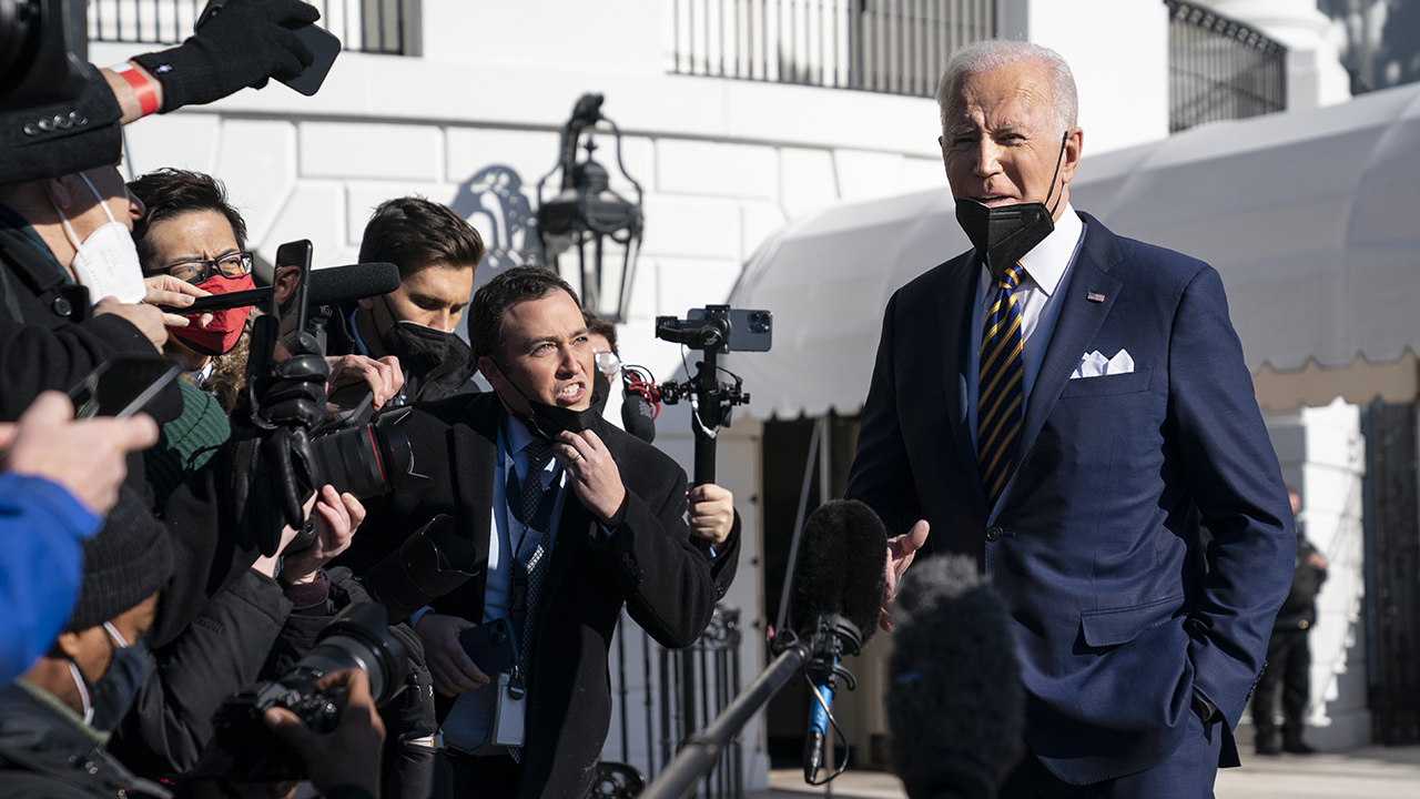 Montage: President Biden tells reporters how smart they are