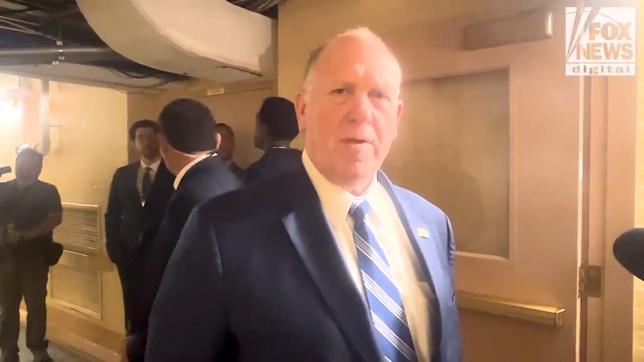 Border Czar Homan tells AOC to 'do her job' 