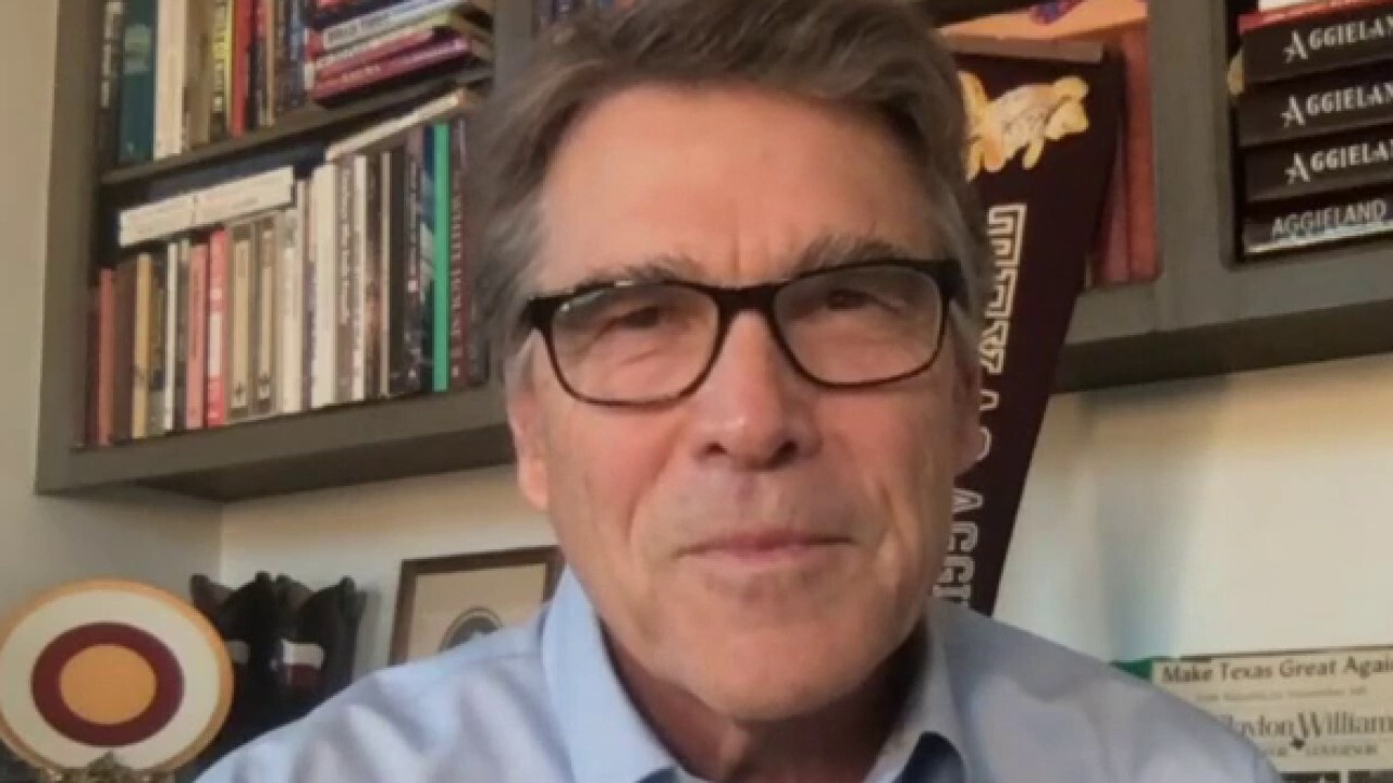Rick Perry on utilizing low oil prices to boost economy	