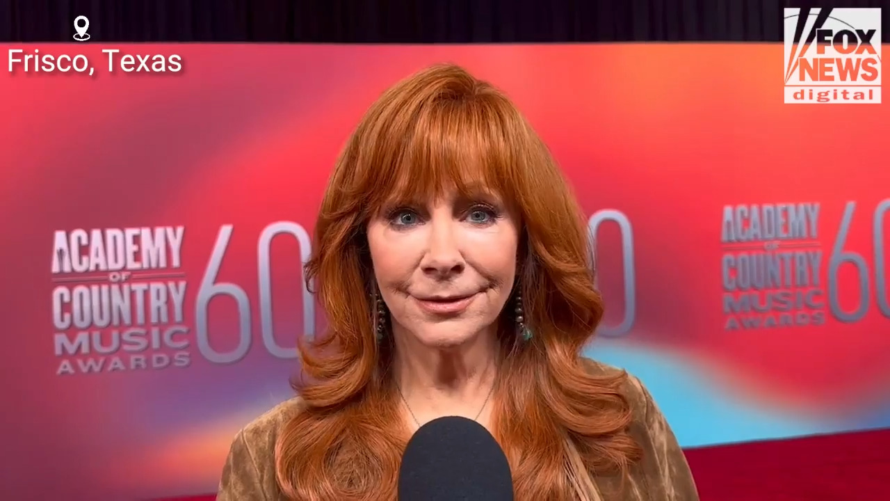 Reba McEntire on why her romance with Rex Linn works