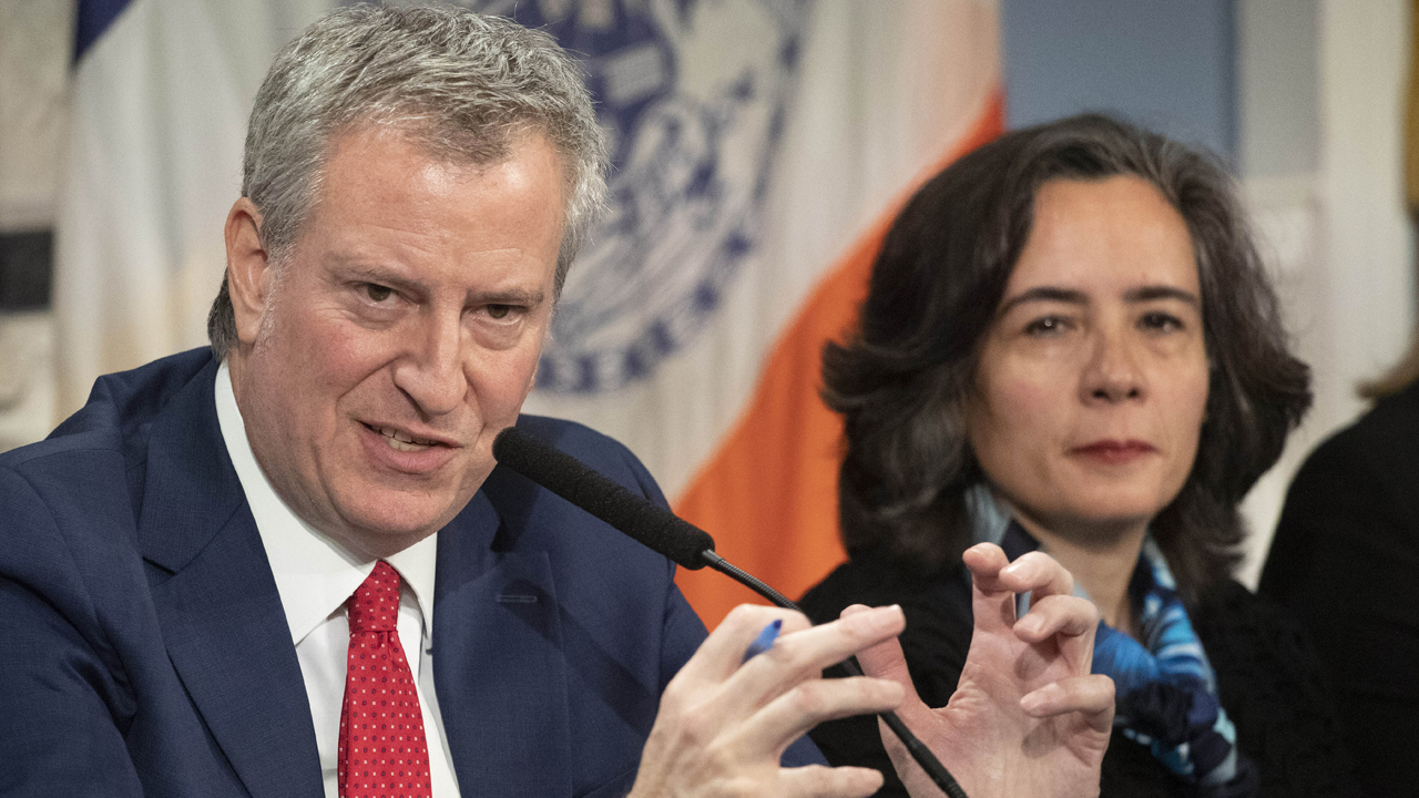 NYC health commissioner resigns amid tensions over de Blasio's handling of COVID-19