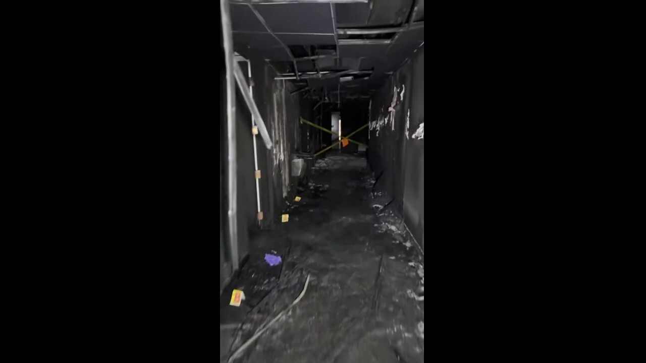 Офиси на 3 консервативни групи бяха подпалени при предполагаем палеж, говорители твърдят, че е „вътрешен тероризъм`