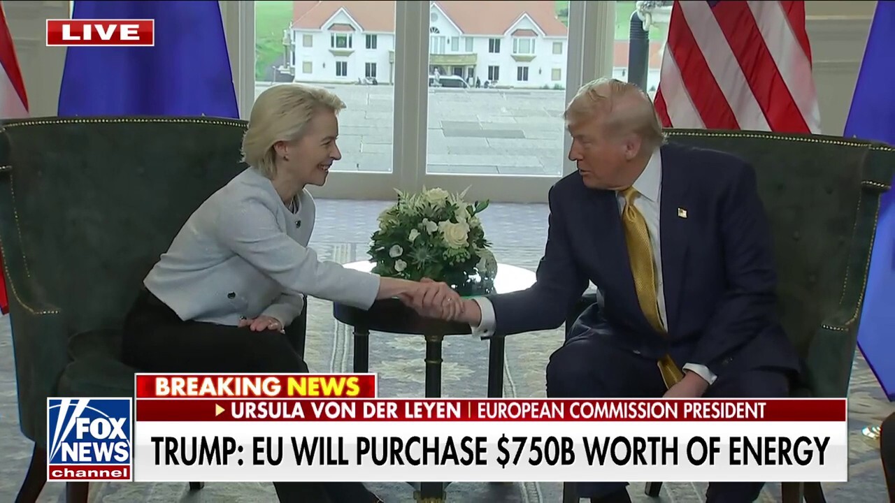 President Donald Trump announces a trade deal between the United States and the European Union with European Commission President Ursula von der Leyen.