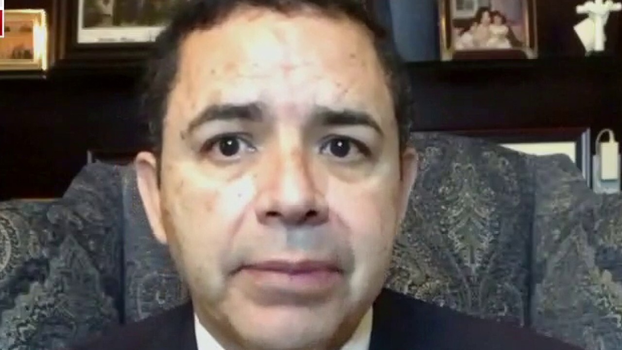 Democratic Texas Rep. explains why he thinks migrant holding centers are so crowded