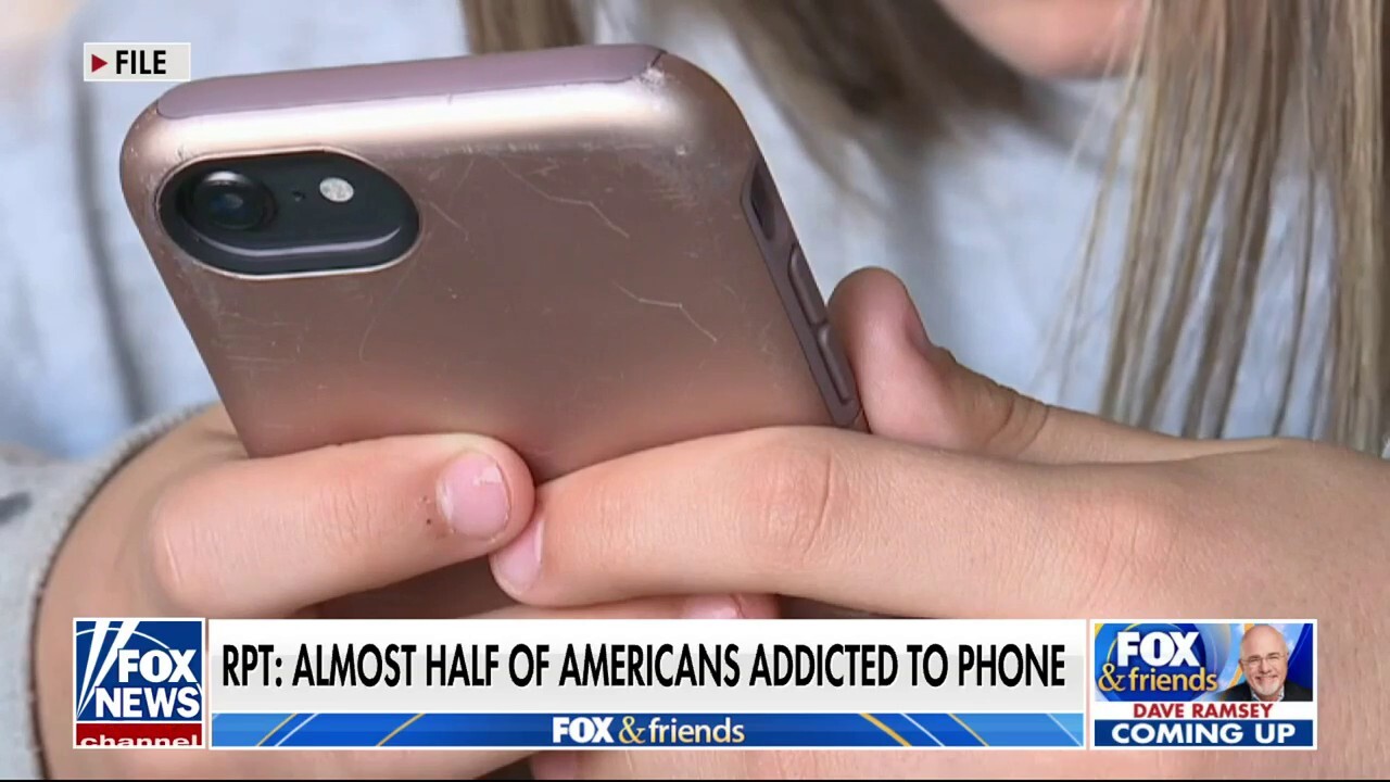 Breaking the smartphone addiction: Two phones better than one?