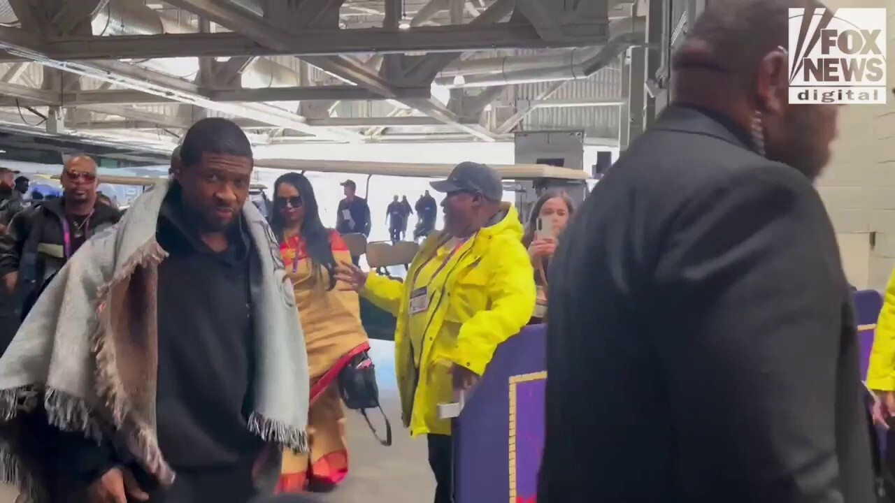 Usher entering Allegiant Stadium ahead of Super Bowl LVIII halftime performance