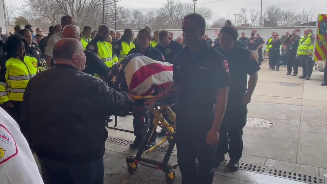 Chicago firefighters pay their respects to lieutenant who died fighting high-rise blaze