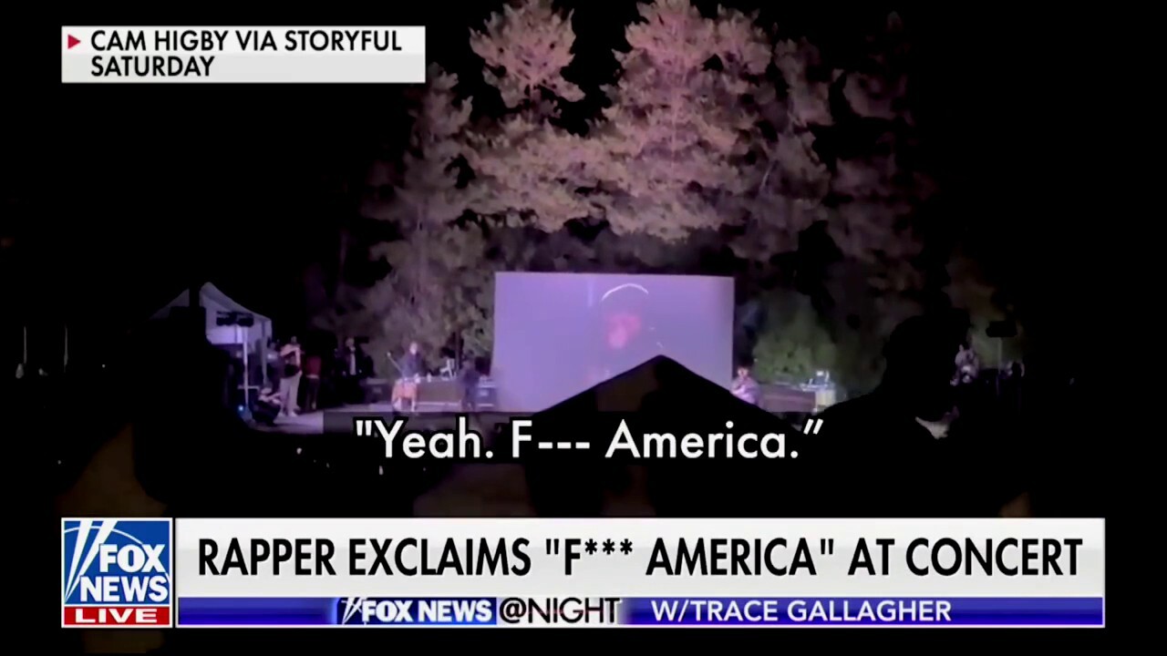 Macklemore declares 'f--- America' at concert