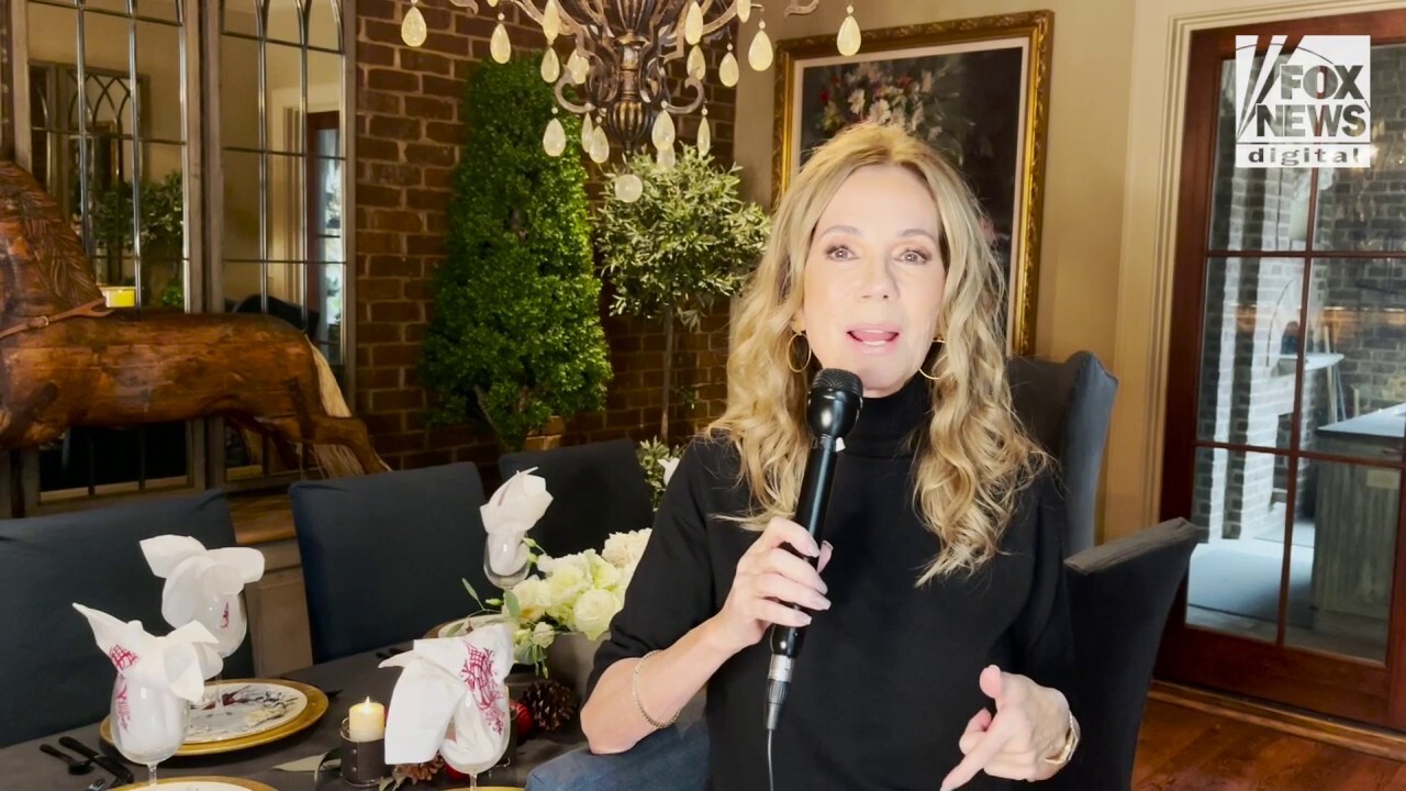 Kathie Lee Gifford says she always starts Thanksgiving with a prayer